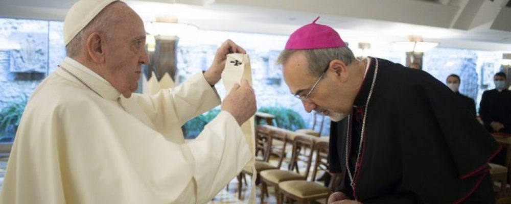 Papa Francesco: impone il Pallio a mons. Pizzaballa